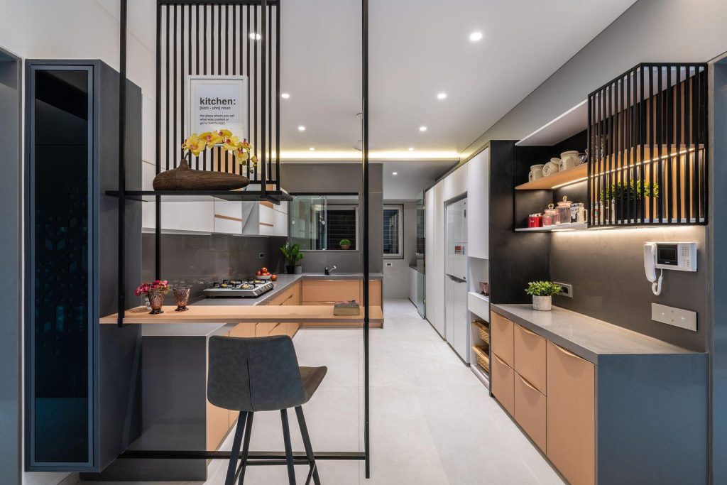Kitchen trolley and pull-out storage system