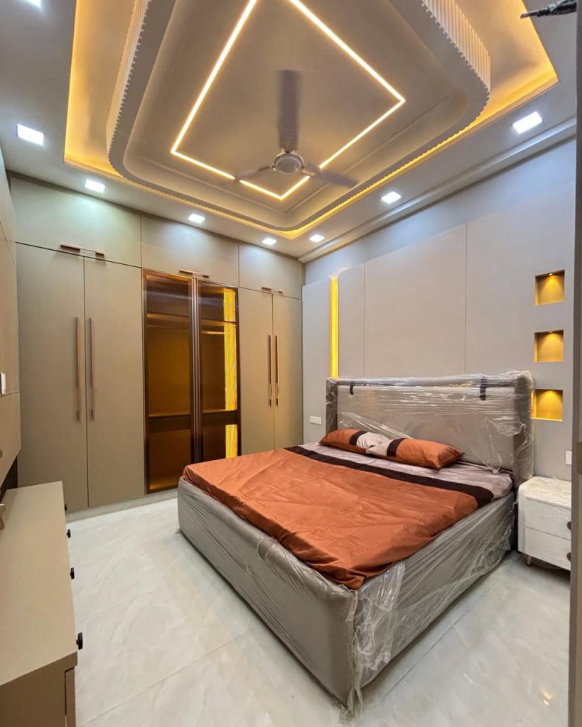 Space-efficient small bedroom interior design